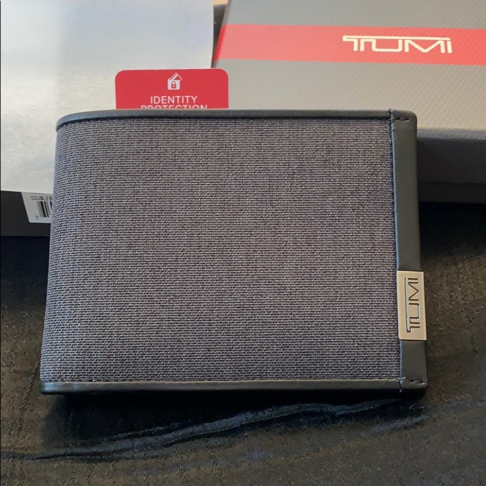 TUMI Wallet New with box Alpha SLG